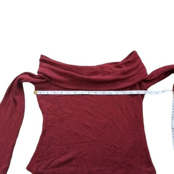 Popular 21 Red Off the Shoulder Sweater - Picture 6 of 10